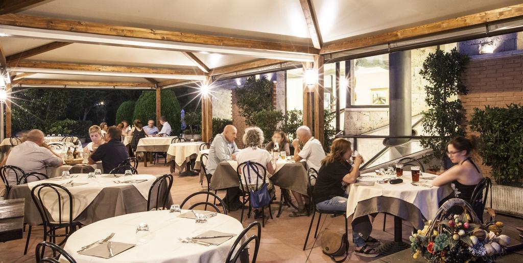 Albergo Vecchio Forno Spoleto Exterior foto